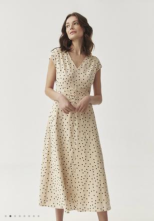 Bodkované šaty, 38