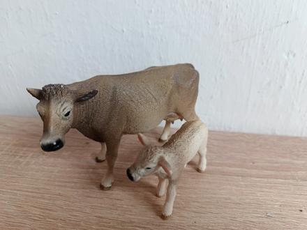 Schleich krava a teliatko, 