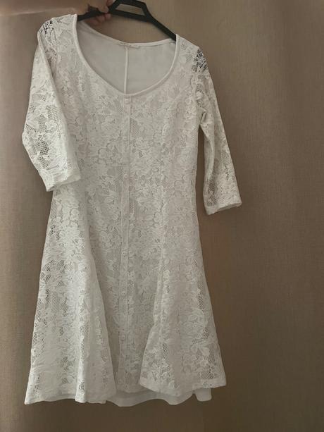 Cipkovane saty, bershka,s