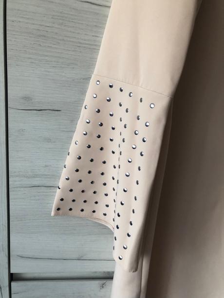 Béžové dámske šaty, l