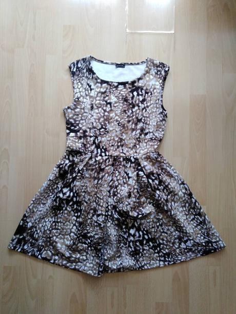 Krásne letné šaty bez rukávov (m), m