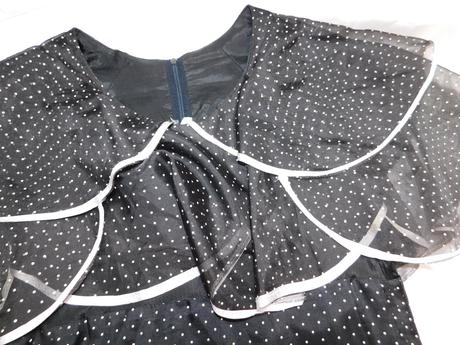 Pekne bodkovane vintage šaty, 36