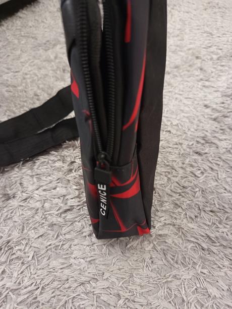 Červeno čierna cross body taška, 