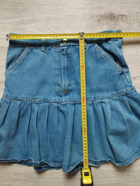 Dievčenská sukňa, 158