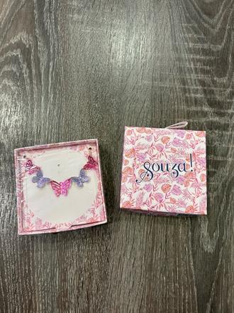 Souza novy nahrdelnik v krabicke motýľ,