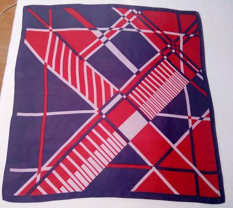 Saténová vzorová šatka, s