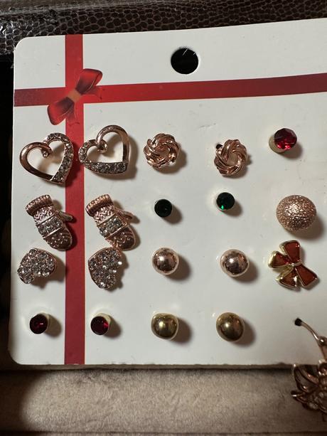 Náušnice 12 párov, 