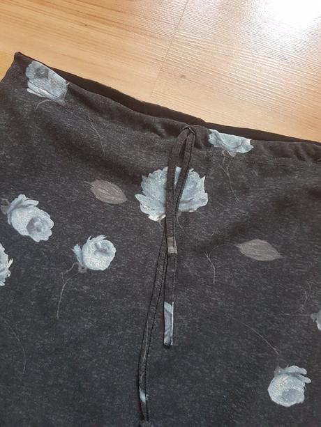 Ležérna padavá sukňa m/l, m