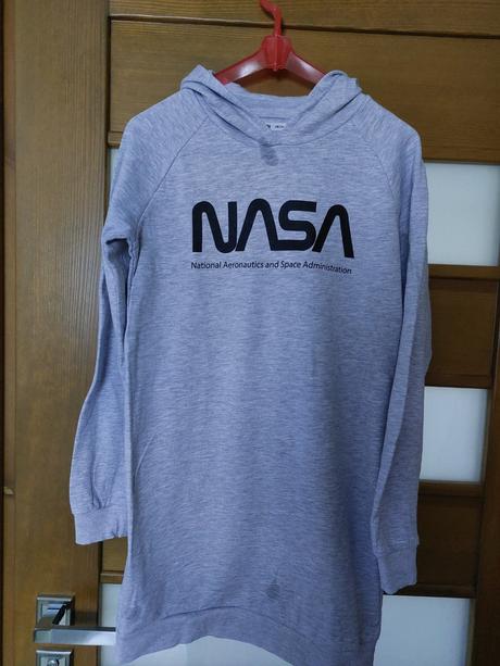 Mikinka predĺžená nasa, sinsay,158