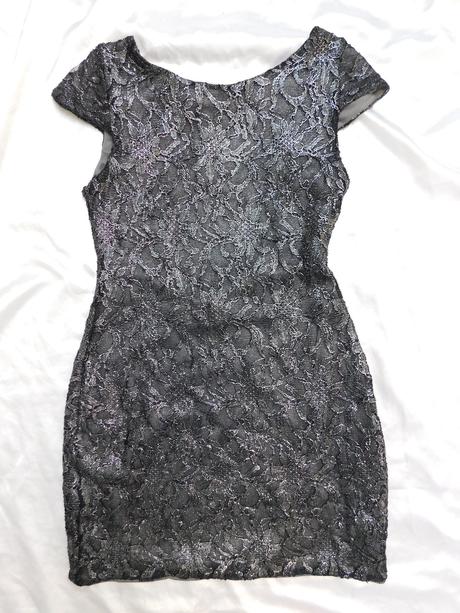 Kvalitne velmi pekne čipkovane šaty, 36