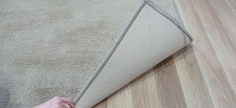 Novy svetlo hnedy koberec, 