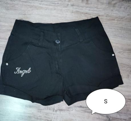 Šortky, s