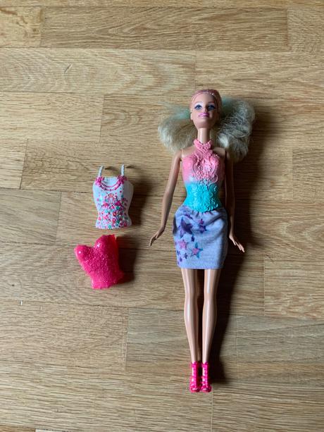 Barbie bábika, 