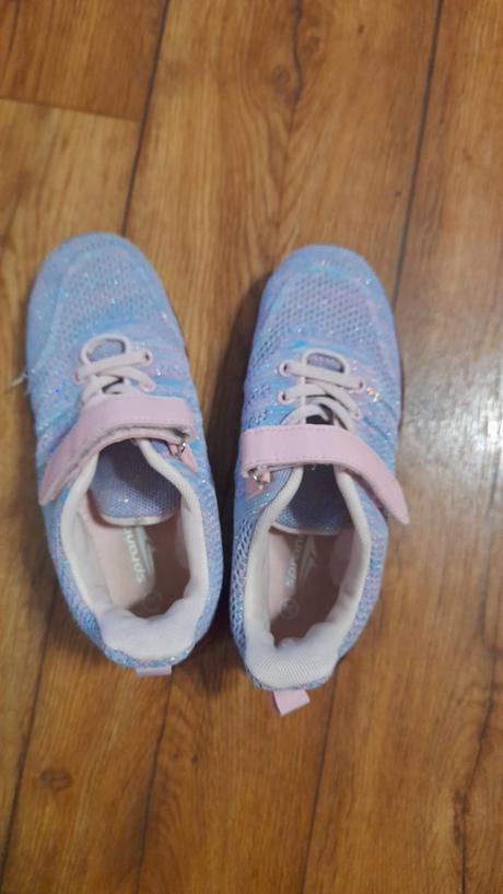 Krásne blikajúce trblietavé topánky, sprandi,34