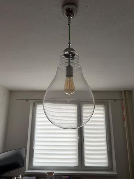 Lampa v tvare žiarovky, 