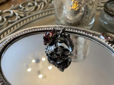 Prsteň s hnedým očkom, 