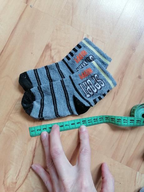 Slipky - 98/104 + 3x ponožky 25, 86–98