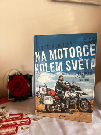 Na motorce okolo světa,
