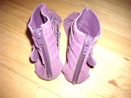 Sandalky, reserved,29