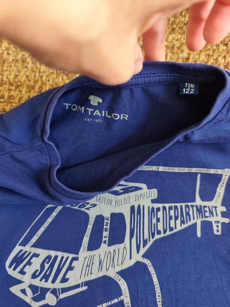 S policajným vrtuľníkom, tom tailor,116