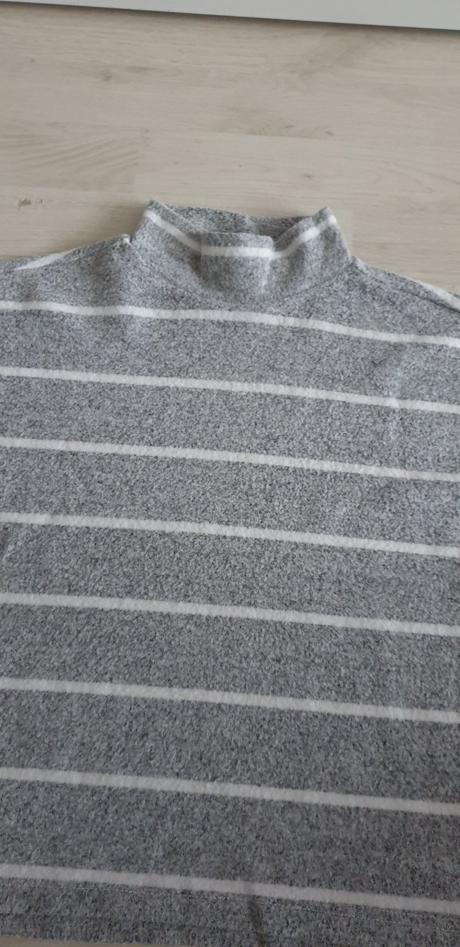 Sveter-crop č.146-152, 146