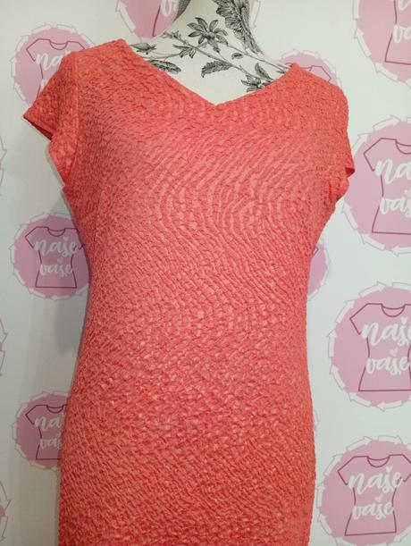 Krásne elastické lososové šaty, 42
