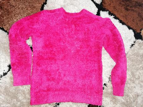 Mäkkučké pulovriky, 146