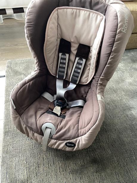 Autosedačka römer, römer