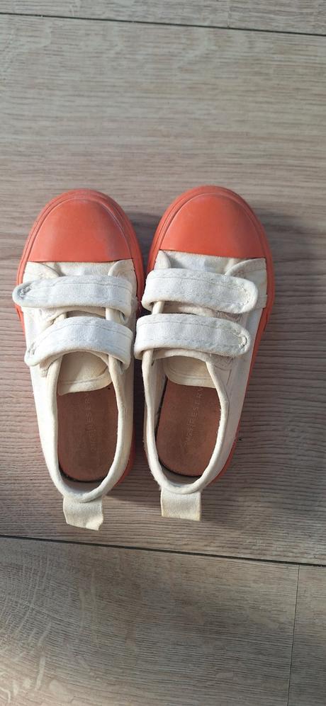 Tenisky, reserved,24