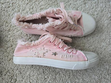 Ružové tenisky, 38