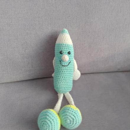 Ručne robená hračka - ceruzka, 