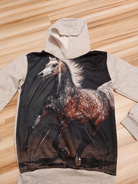 Mikina s  koňom  digitálny obrázok, 152