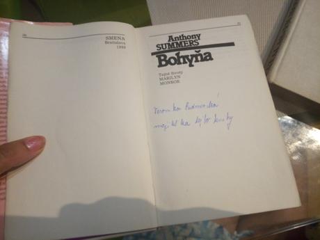 Predám knihy o živote marilyn monroe a hviezdach, 