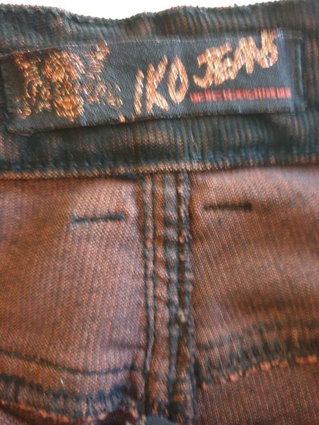 Trištvrťové manchestrové nohavice, 32