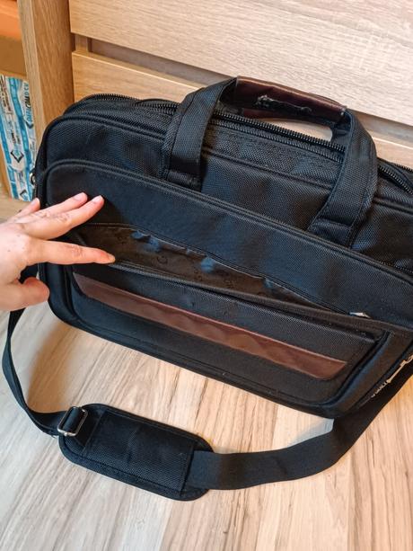 Taška na notebook čierna - business štýl,