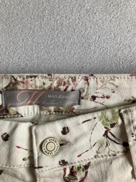 Dámske kvetované dzinsy, m