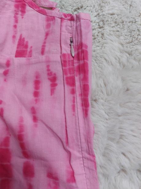 Batikovane saty, 104