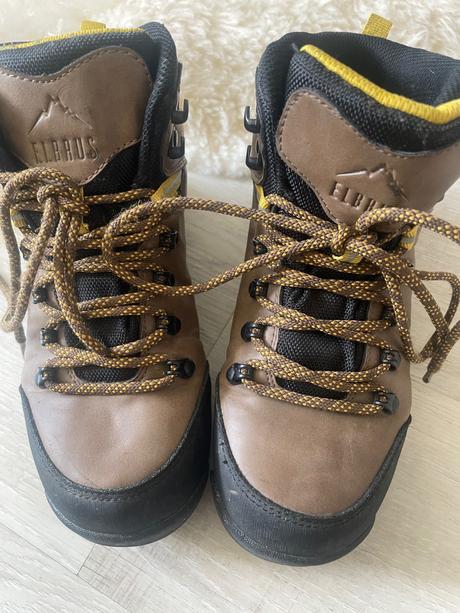 Turistické topánky, 37