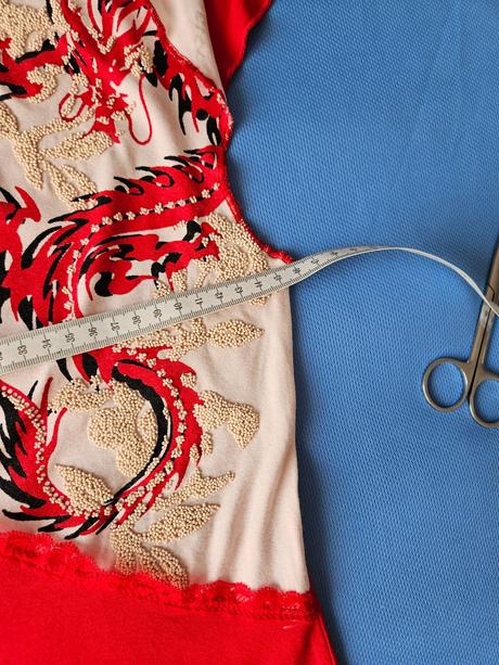 Ohnivočervené tričko s drakom, m