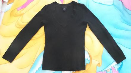 Čierny svetrík s v-výstrihom, h&m,xs