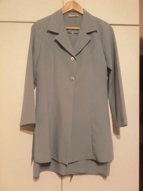 Blejzer, aj so sukňou, 40