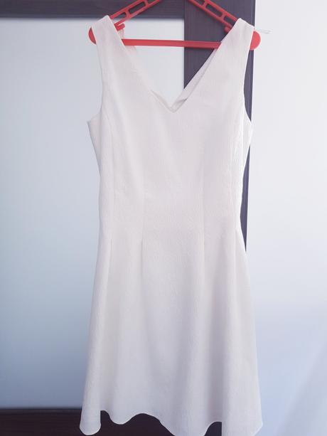 Jednoduche biele saty, f&f,38