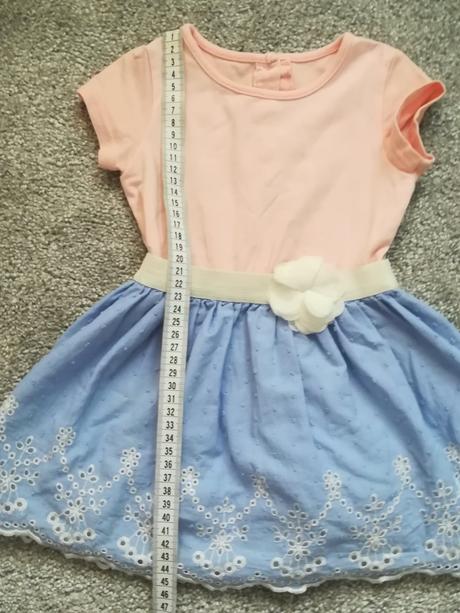 Šaty s madeirovou výšivkou, young dimension,80