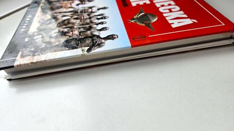 Kniha 'moderní cizinecká legie očima výsadkáře',