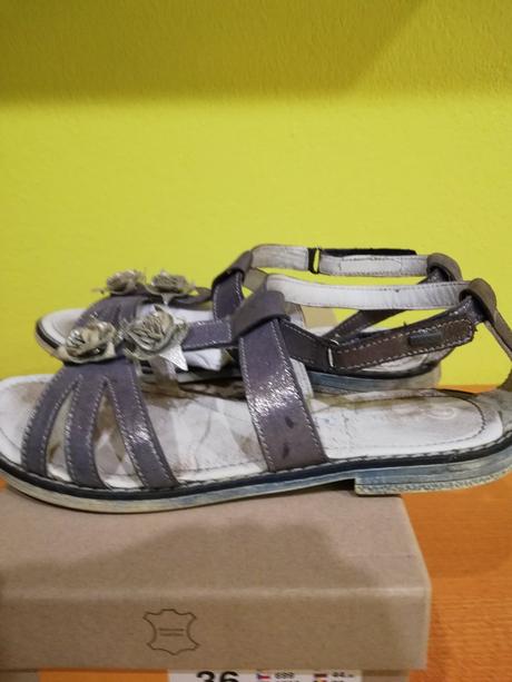 Sandálky, lasocki,36