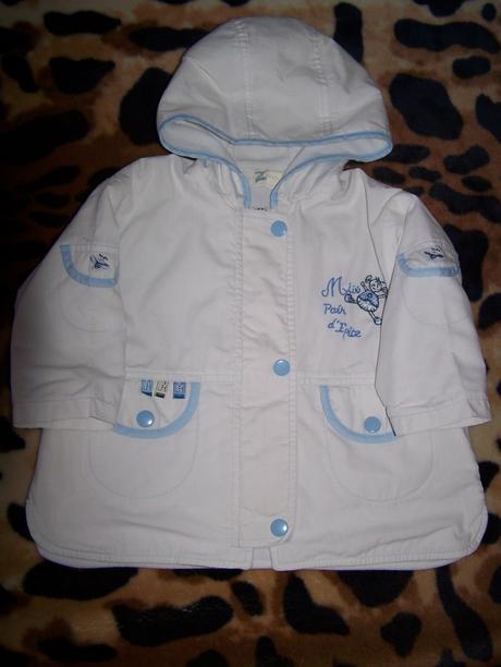 Pekná prechodná vetróvočka malo nosená, 86