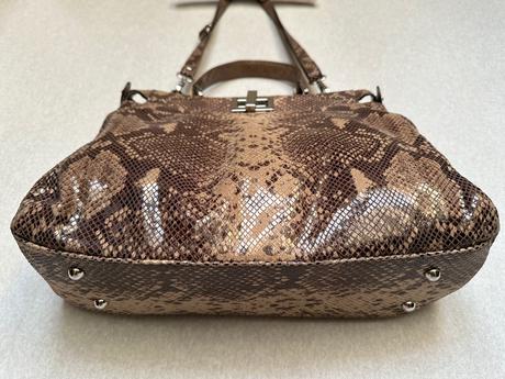 Kvalitná kožená kabelka,