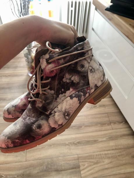 Kvetinové topánky, 38