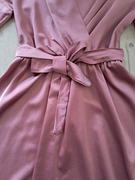 Saténové šaty, s