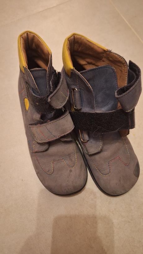 Topanky koženné, 31